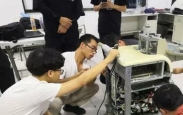 《走进医疗器械维修行业》